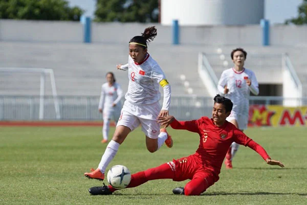 Huỳnh Như lập hat-trick giúp ĐT Việt Nam thắng Indonesia 7-0 ở giải đấu lớn, HLV đội bạn thừa nhận sự thật - Ảnh 1.