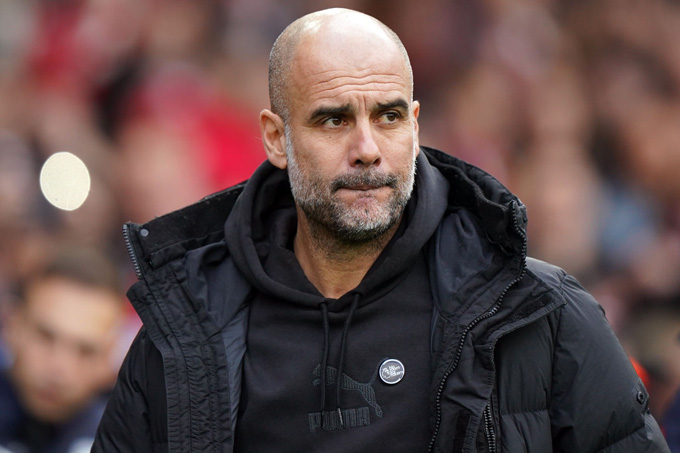 Guardiola chỉ còn 3 hậu vệ ở trận gặp MU