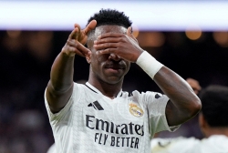 Tiền đạo Vinicius sắp vượt thành tích của Ro béo ở Real Madrid