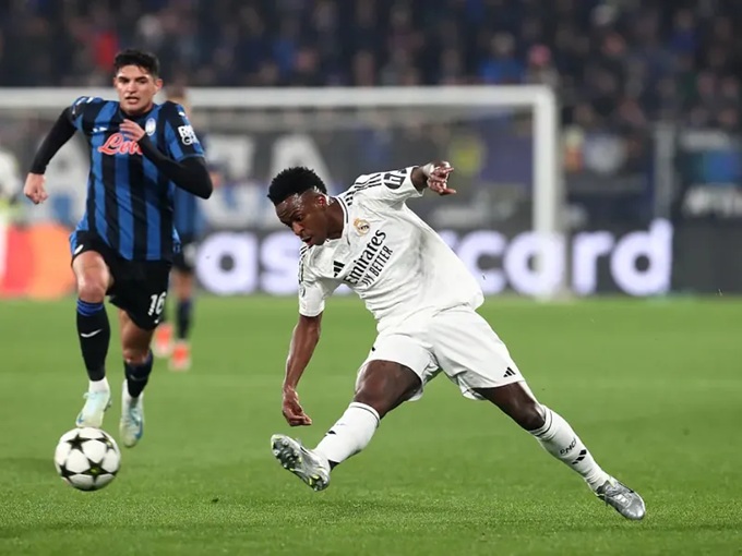 Vinicius nỗ lực chơi trọn vẹn 90 phút trước Atalanta bất luận thể lực chưa cho phép