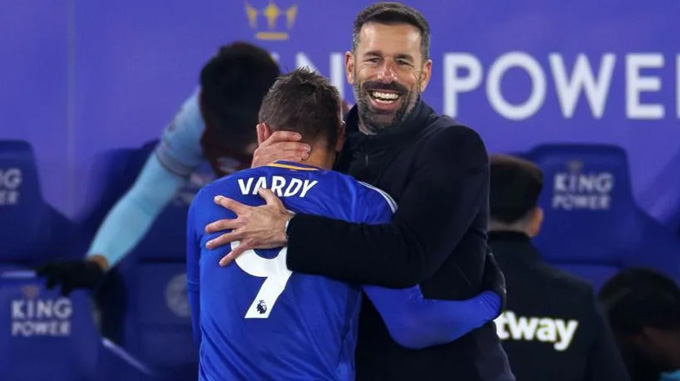 Van Nistelrooy chia vui với Vardy